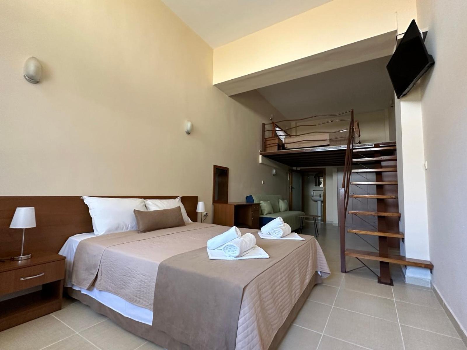 Helios Hotel สตาวรอส ภายนอก รูปภาพ